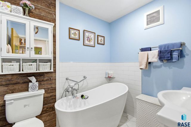 1116 S Center Ave Avenue, Sioux Falls, SD 57105