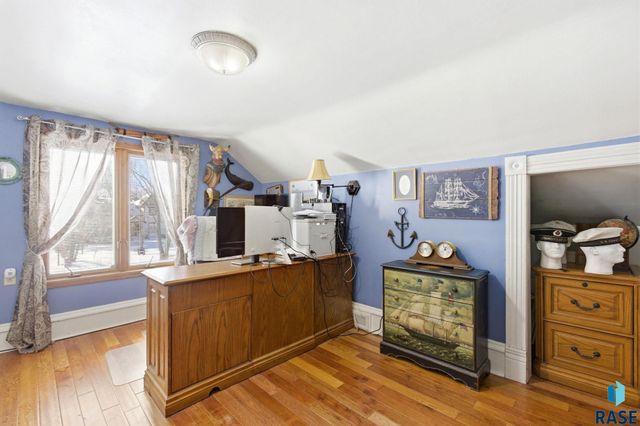 1116 S Center Ave Avenue, Sioux Falls, SD 57105