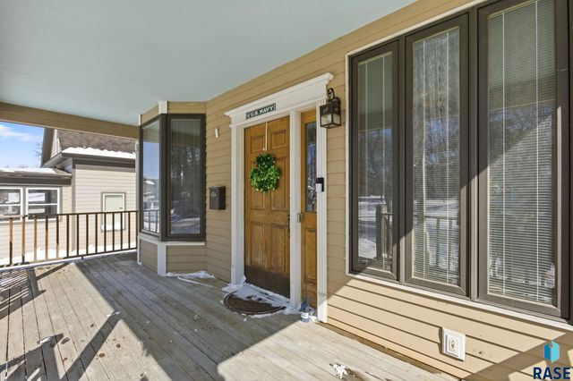 1116 S Center Ave Avenue, Sioux Falls, SD 57105