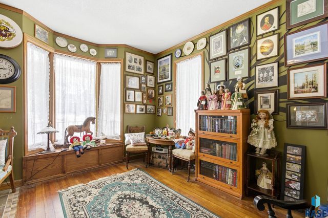 1116 S Center Ave Avenue, Sioux Falls, SD 57105