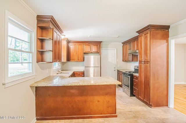 5508 Wayneland Drive, Jackson, MS 39211