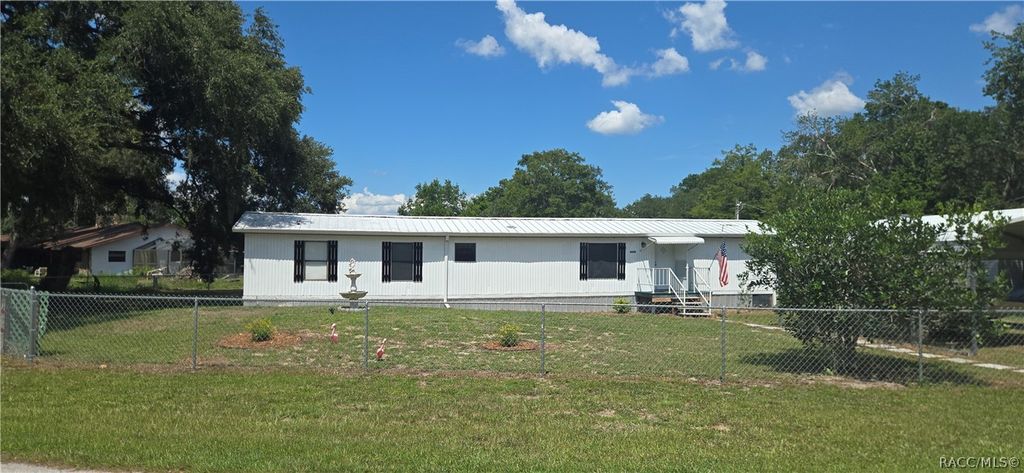 6695 S Dove Drive, Floral City, FL 34436