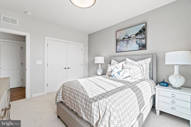 1107A DABNEY DR, Manassas, VA 20111