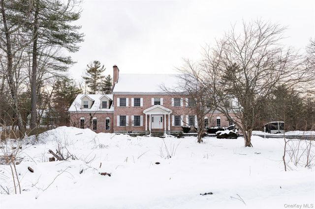 17 Stonegate Drive, Hyde Park, NY 12538