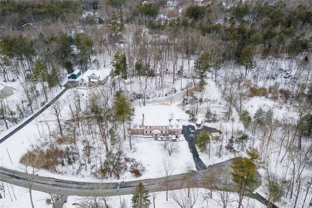 17 Stonegate Drive, Hyde Park, NY 12538