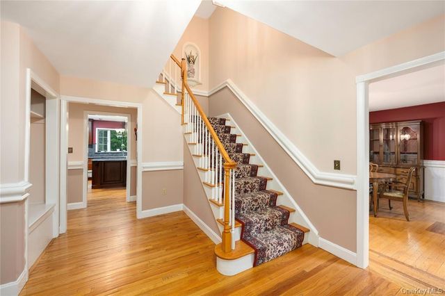 17 Stonegate Drive, Hyde Park, NY 12538