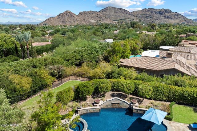 8329 N RIDGEVIEW Drive, Paradise Valley, AZ 85253
