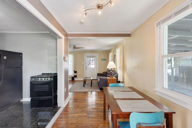 705 E Ave E, Alpine, TX 79830