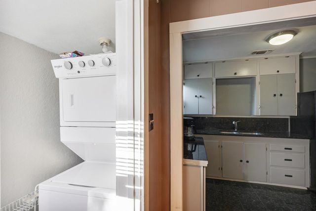 705 E Ave E, Alpine, TX 79830