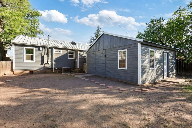 705 E Ave E, Alpine, TX 79830