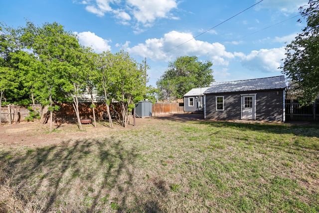 705 E Ave E, Alpine, TX 79830