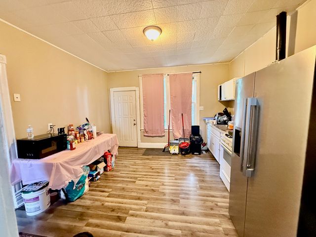 8757 S Marquette Avenue, Chicago, IL 60617
