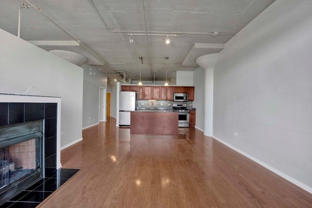 1525 S Sangamon Street 504, Chicago, IL 60608