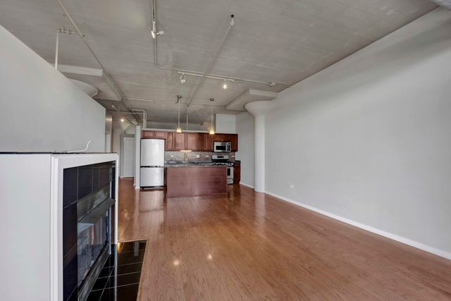 1525 S Sangamon Street 504, Chicago, IL 60608