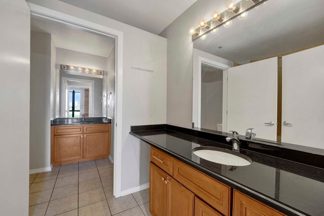 1525 S Sangamon Street 504, Chicago, IL 60608