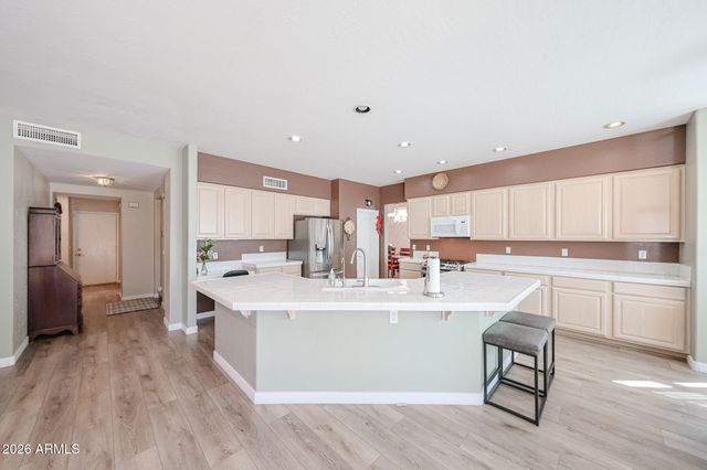 4315 E MOSSMAN Road, Phoenix, AZ 85050