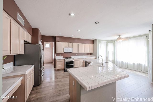 4315 E MOSSMAN Road, Phoenix, AZ 85050