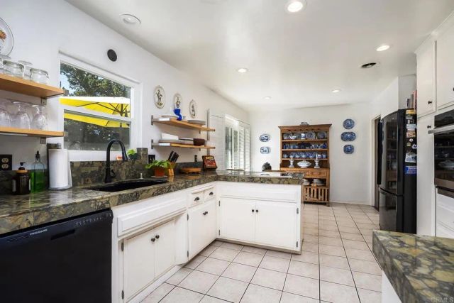 10071 Resmar Pl, La Mesa, CA 91941