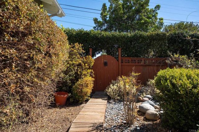 10071 Resmar Pl, La Mesa, CA 91941
