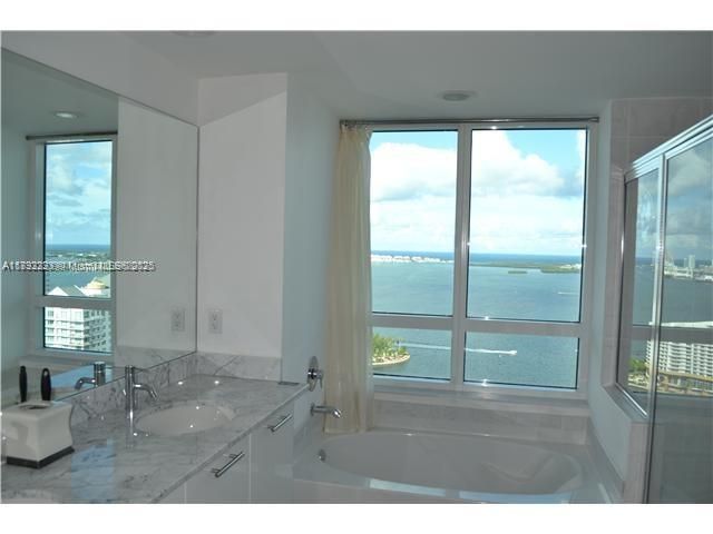951 Brickell Ave 3810, Miami, FL 33131