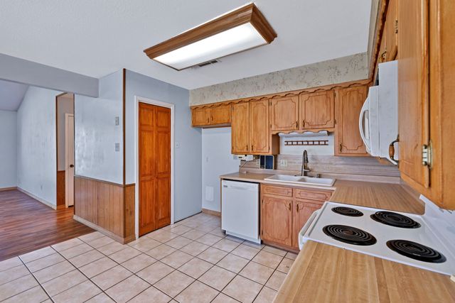 501 Post Oak Lane, Burleson, TX 76028