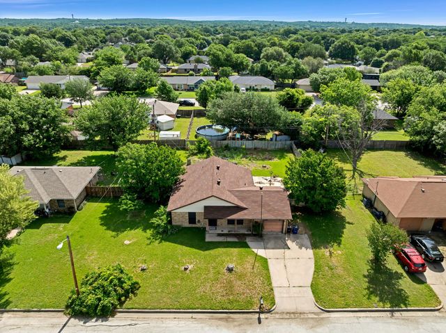 501 Post Oak Lane, Burleson, TX 76028