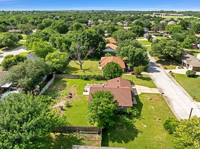 501 Post Oak Lane, Burleson, TX 76028