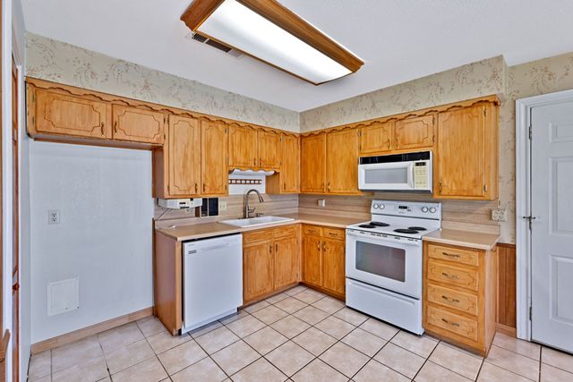 501 Post Oak Lane, Burleson, TX 76028