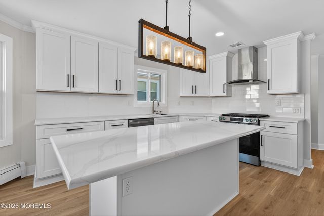 199 Canterbury Lane, Toms River, NJ 08757