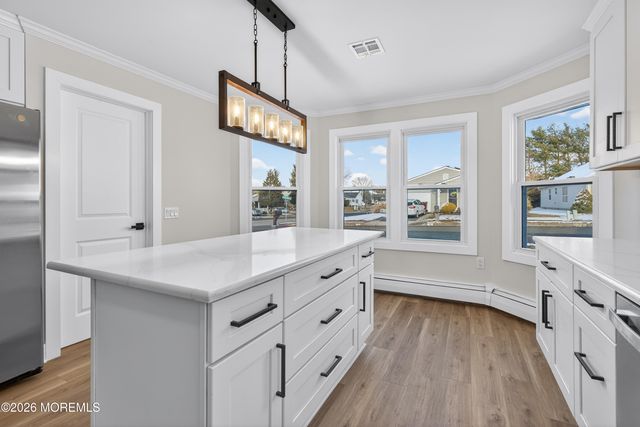 199 Canterbury Lane, Toms River, NJ 08757