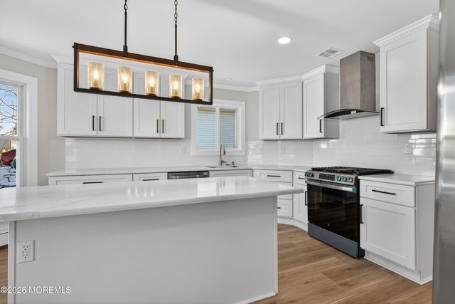 199 Canterbury Lane, Toms River, NJ 08757