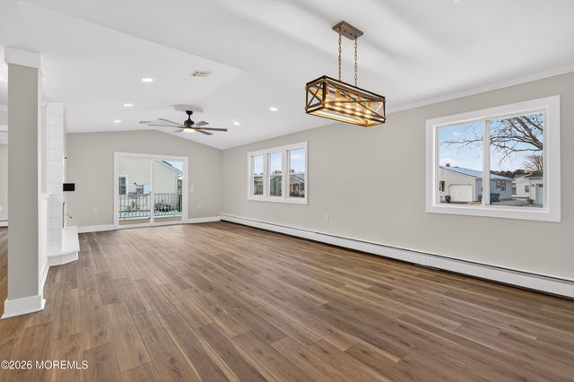 199 Canterbury Lane, Toms River, NJ 08757