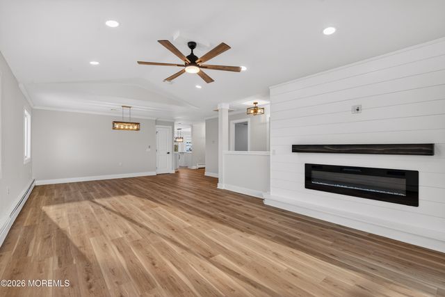 199 Canterbury Lane, Toms River, NJ 08757