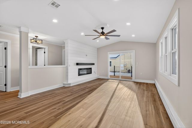 199 Canterbury Lane, Toms River, NJ 08757