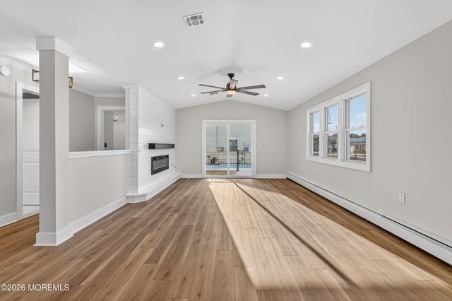 199 Canterbury Lane, Toms River, NJ 08757