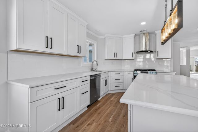 199 Canterbury Lane, Toms River, NJ 08757
