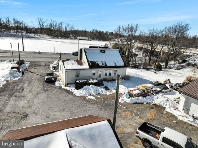 1836 W TRINDLE RD, Carlisle, PA 17013