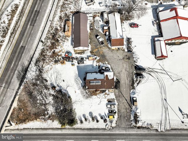 1836 W TRINDLE RD, Carlisle, PA 17013