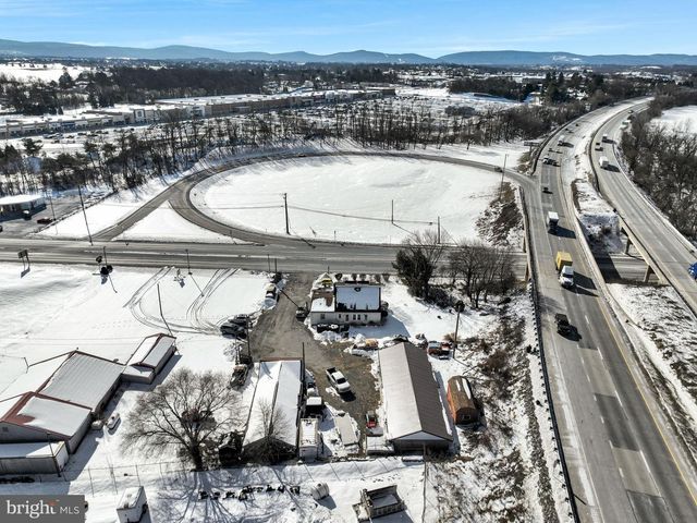 1836 W TRINDLE RD, Carlisle, PA 17013