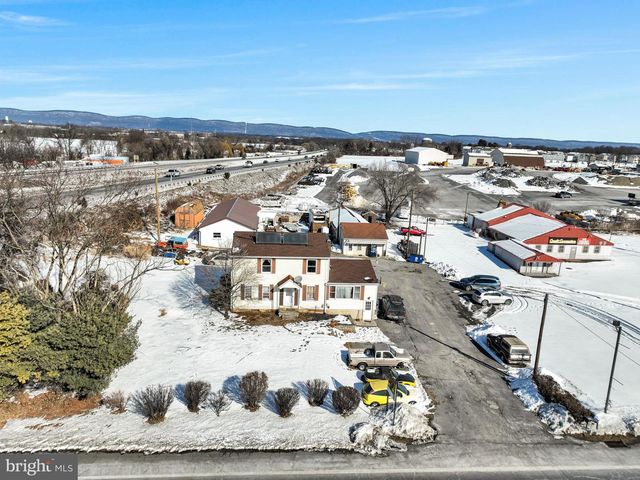 1836 W TRINDLE RD, Carlisle, PA 17013