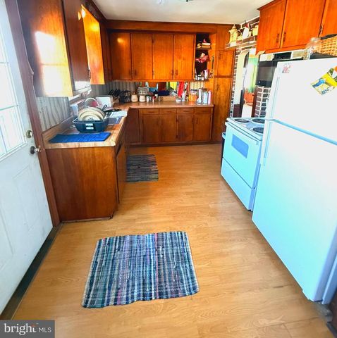 1836 W TRINDLE RD, Carlisle, PA 17013