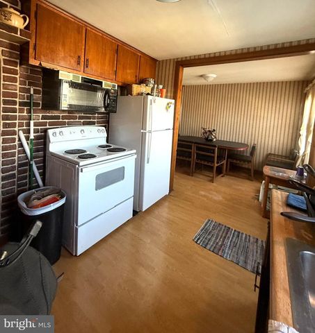 1836 W TRINDLE RD, Carlisle, PA 17013