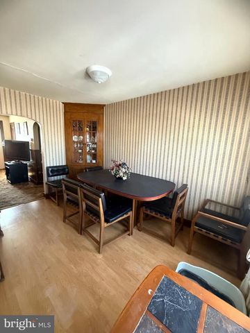 1836 W TRINDLE RD, Carlisle, PA 17013