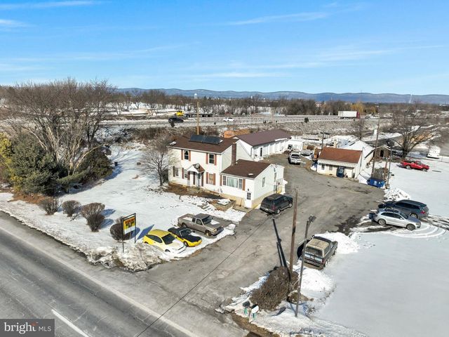 1836 W TRINDLE RD, Carlisle, PA 17013