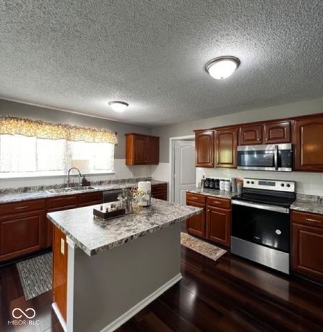 585 Fireside Drive, Greenwood, IN 46143