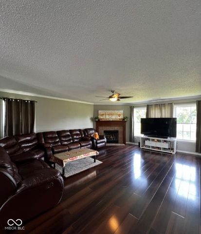 585 Fireside Drive, Greenwood, IN 46143