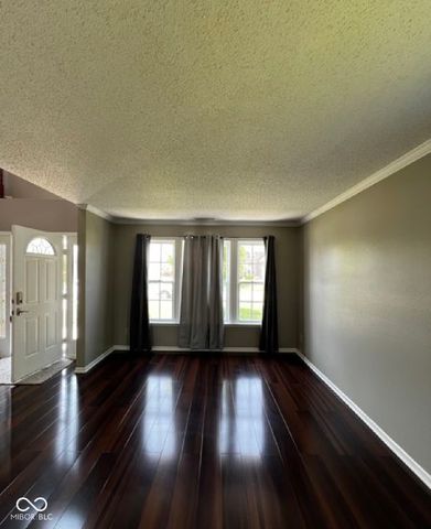 585 Fireside Drive, Greenwood, IN 46143