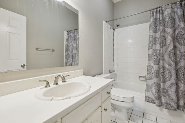 4616 Heatherbrook Lane, Grand Prairie, TX 75052