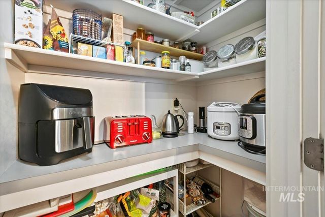 6789 Red Shine Way, Boise, ID 83709