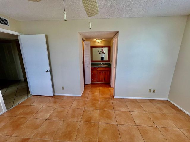 9450 Poinciana Place 416, Davie, FL 33324